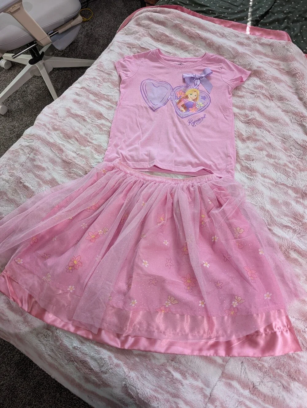 Lot of 5 Adorable Girls' Disney Princess Outfits Size 9-10